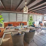 Beautiful Lanzarote 3 Bedrooms Irlanda Private Pool & Only 400m From The Sea 빌라