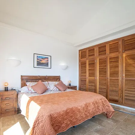 Villa Irlanda: Beachside Retreat With Private Pool Playa Blanca (Lanzarote)