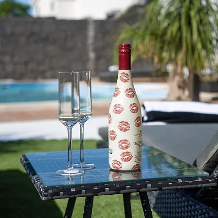 Beautiful Lanzarote 3 Bedrooms Irlanda Private Pool & Only 400m From The Sea 빌라 *