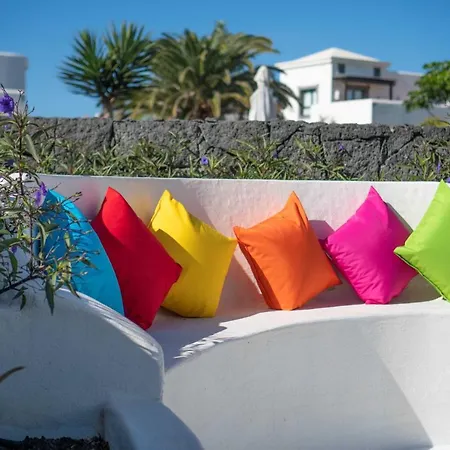 Beautiful Lanzarote 3 Bedrooms Irlanda Private Pool & Only 400m From The Sea *