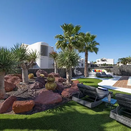 Beautiful Lanzarote 3 Bedrooms Irlanda Private Pool & Only 400m From The Sea 플라야블랑카